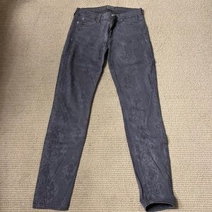 Hudson jeans size 28. Gently worn. Like new.